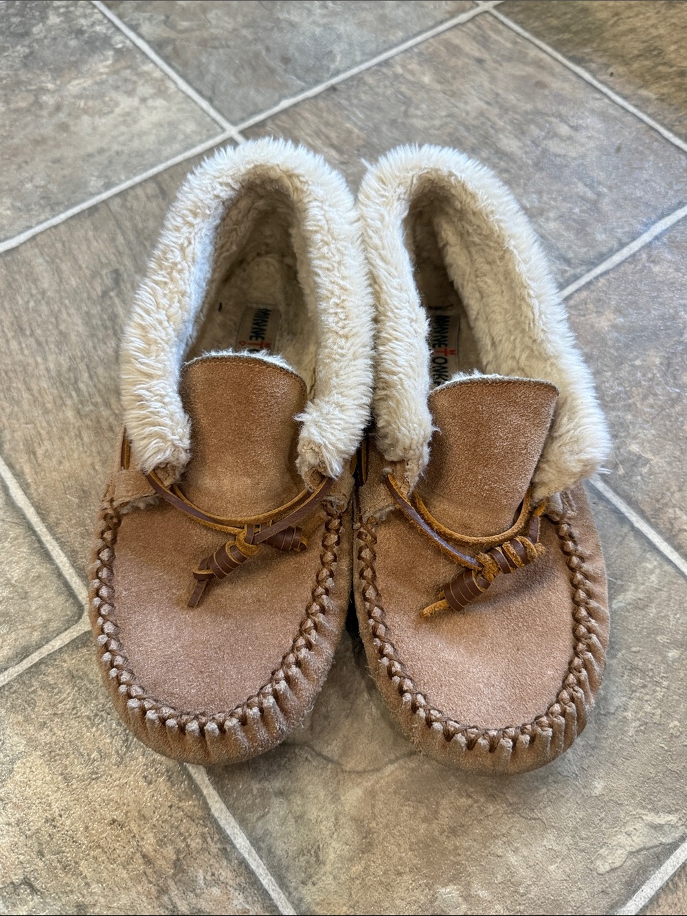Minnetonka suede slippers size 10